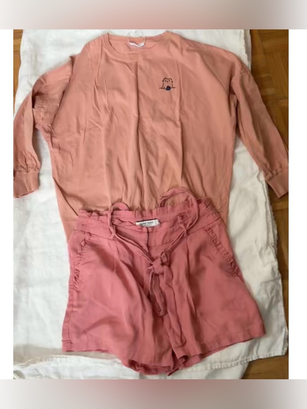 Naf Naf Paris mid rise  Paperbag Shorts & Plain Kotton Sweatshirt Bundle Set s/m